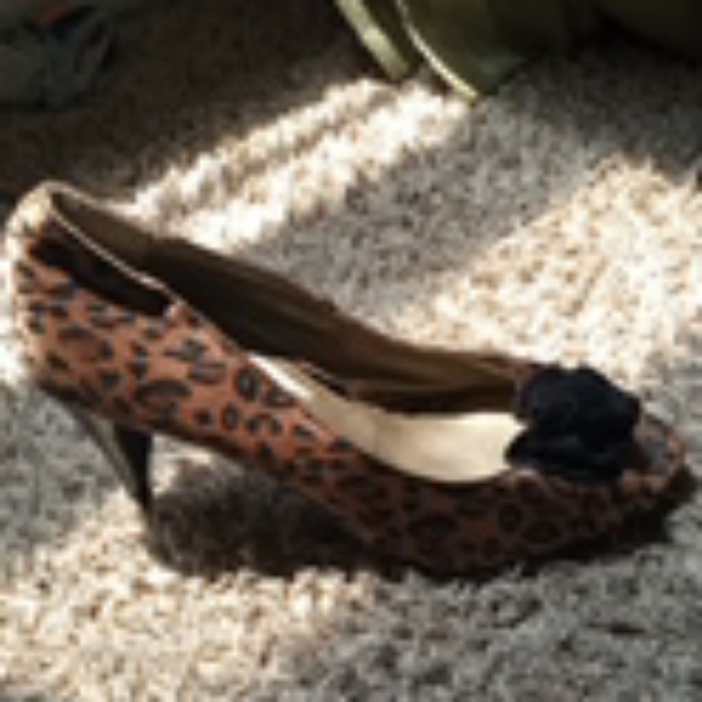 Heels - Picture 2 of 3